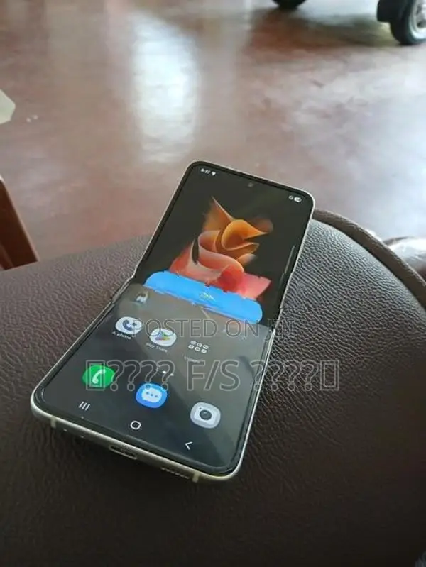 Samsung Galaxy Z Flip3 (Used)