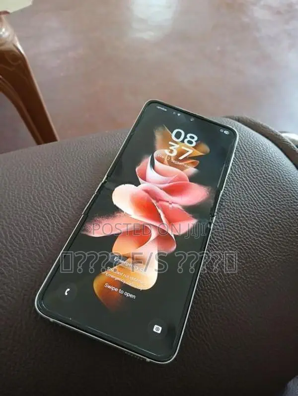 Samsung Galaxy Z Flip3 (Used)