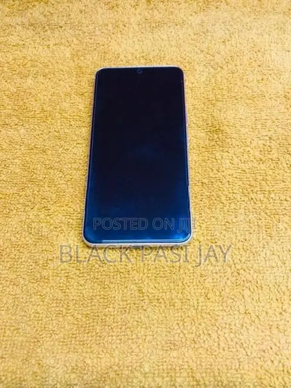 Samsung Galaxy S22 8GB 256GB (Used)