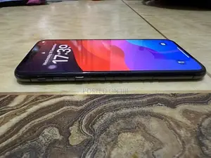 Apple iPhone XS (Used)