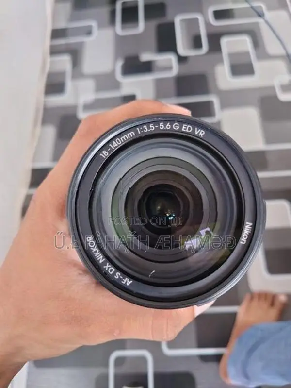 Nikon 18-140mm Lens