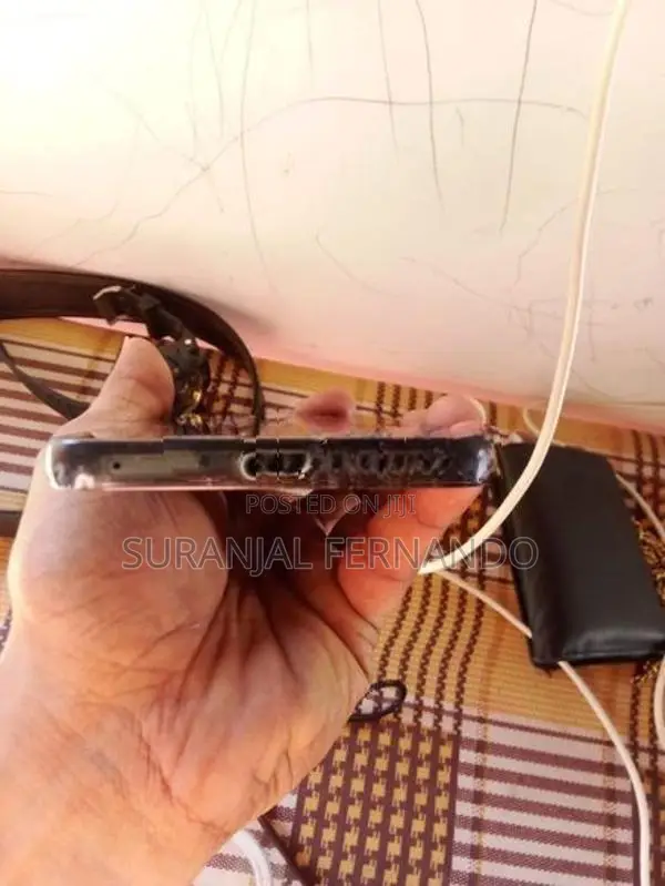 Samsung Galaxy S22 (Used)