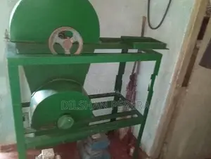 පොල් ලෙලි කපන මැෂින්