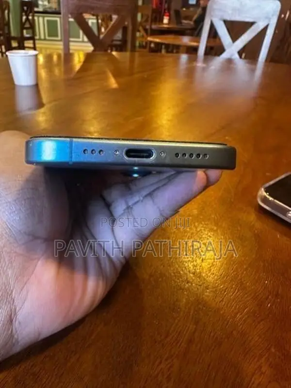 Apple iPhone 16 (Used)