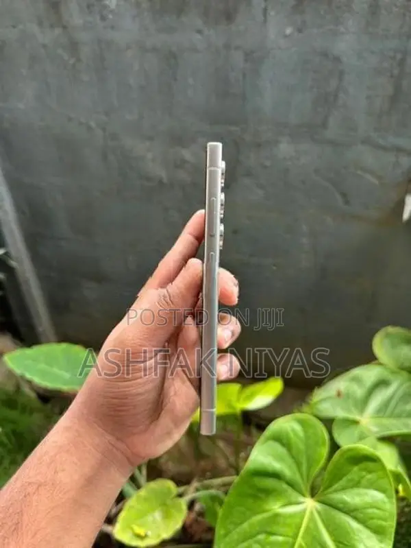 Samsung Galaxy S24 Ultra (Used)