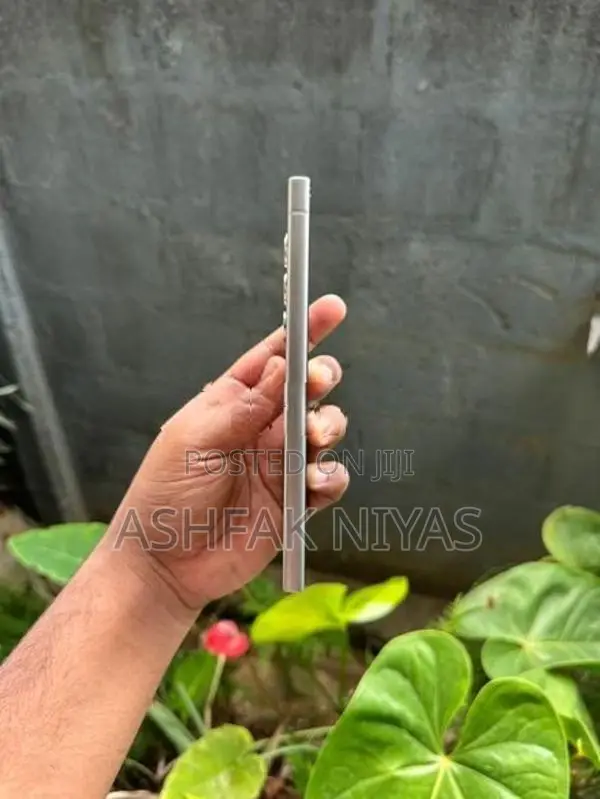Samsung Galaxy S24 Ultra (Used)