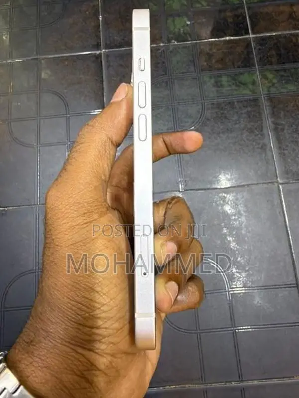 Apple iPhone 14 (Used)