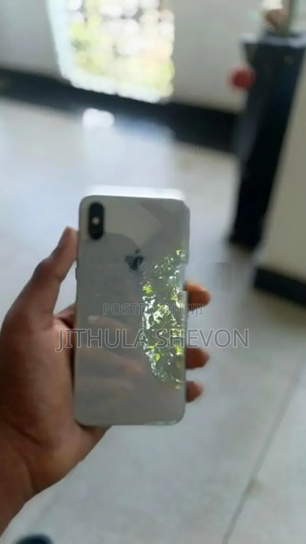 Apple iPhone X (Used)