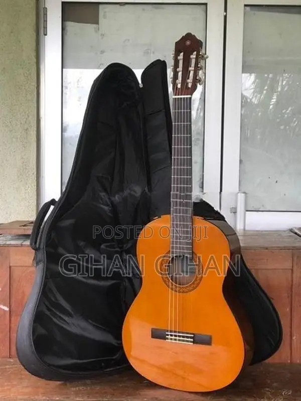 Yamaha C40