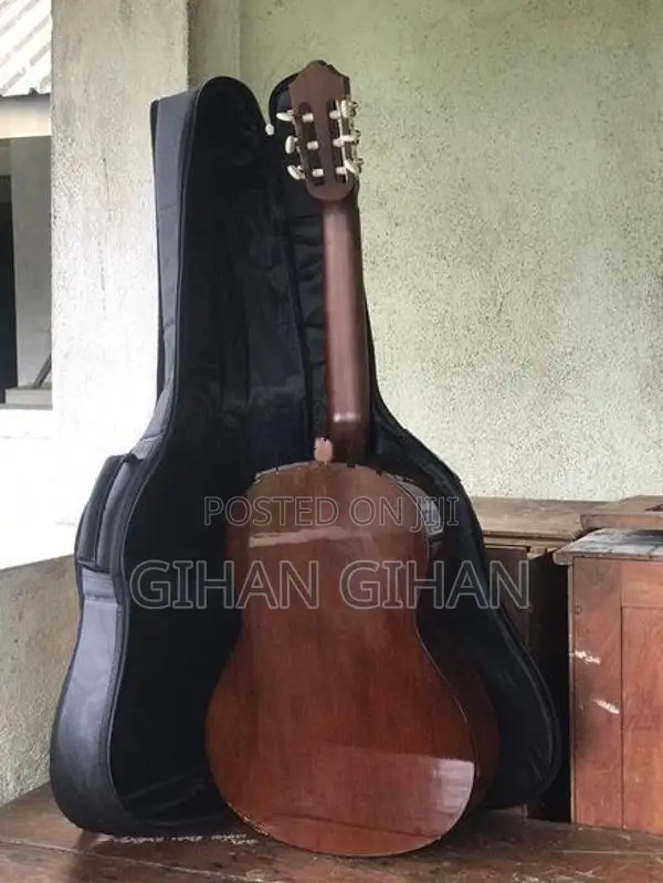 Yamaha C40