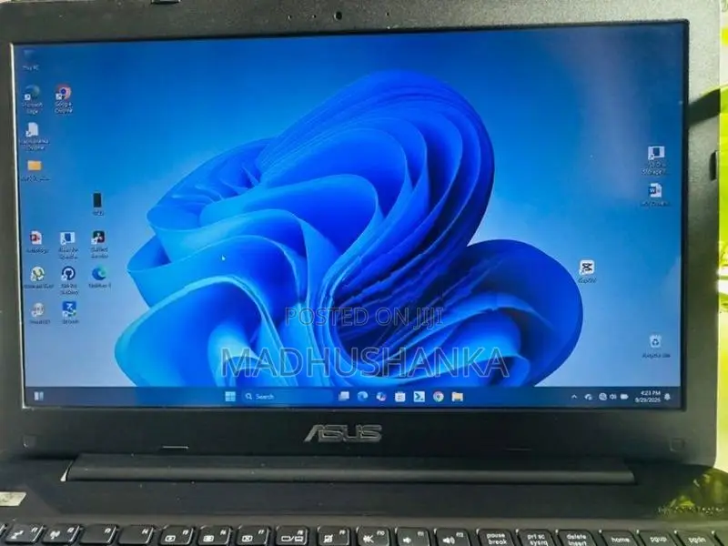 ASUS i7 7th Gen x556u