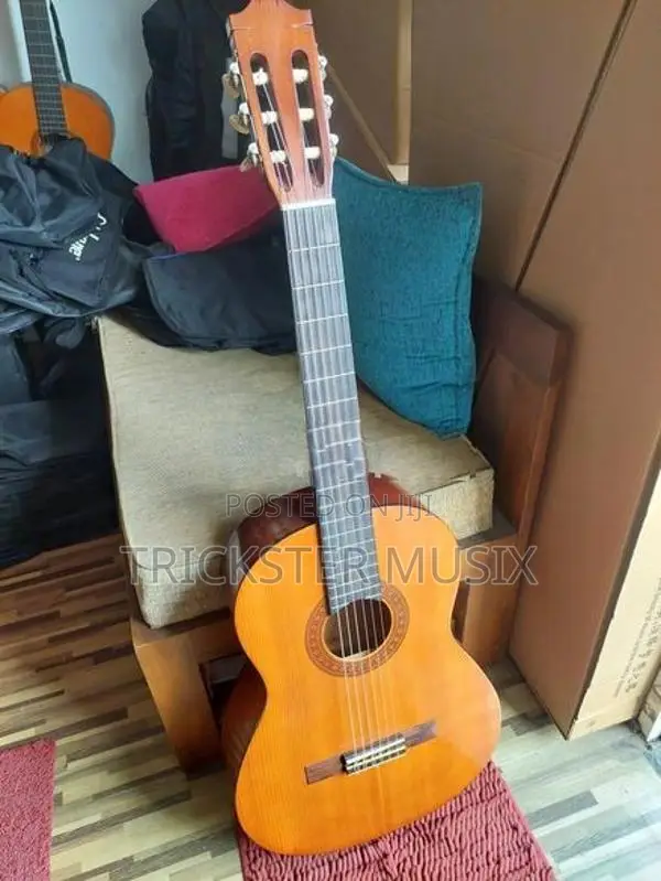 Yamaha C40 Classical Guitar