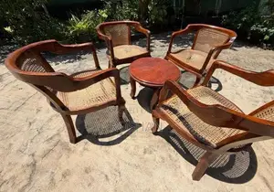 Used 4 Veranda Chairs With Coffee Table
