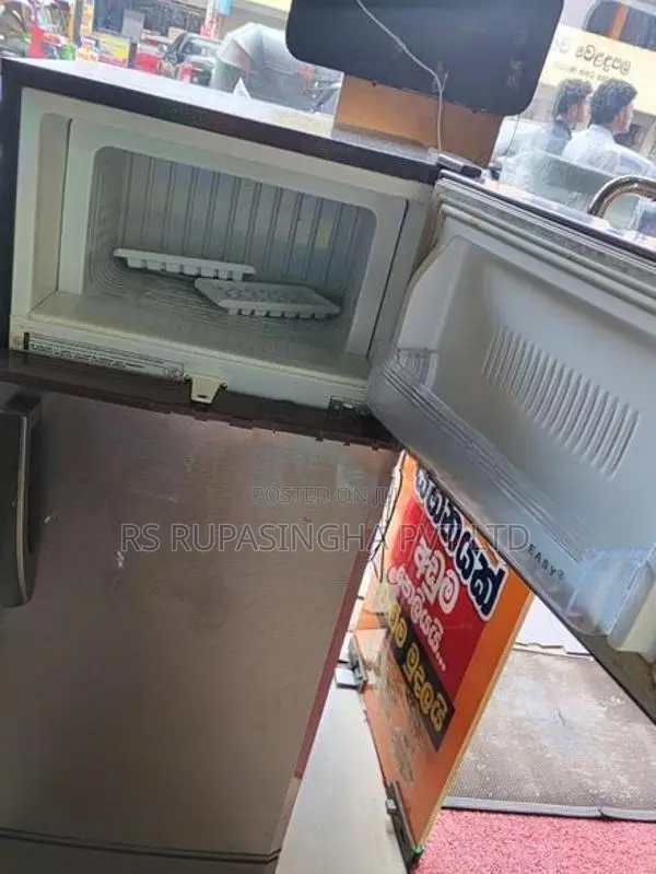 Innovex 4 1/2 Dubble Door Fridge