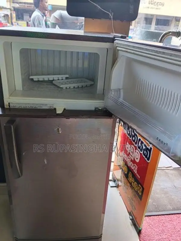 Innovex 4 1/2 Dubble Door Fridge