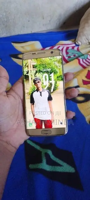 Samsung Galaxy S7 Edge (Used)