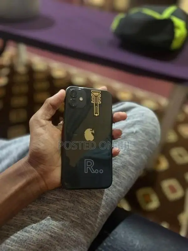 Apple iPhone 11 (Used)