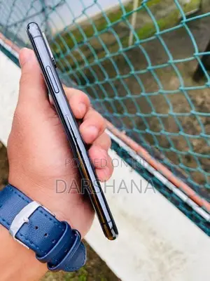 Apple iPhone XS (Used)
