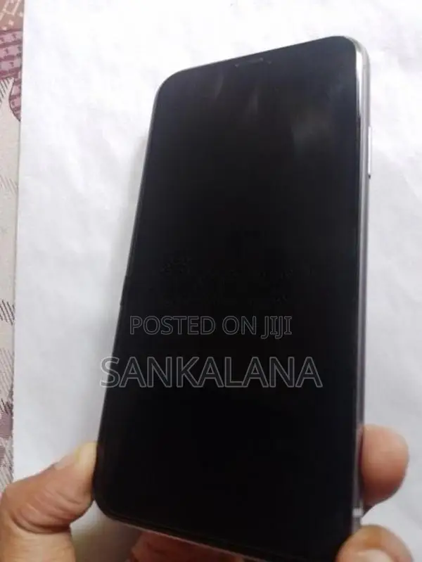 Apple iPhone 11 (Used)