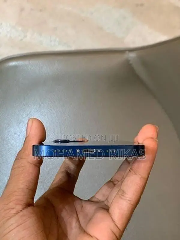 Apple iPhone 12 (Used)