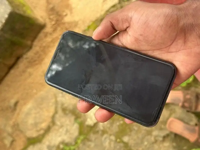Apple iPhone XS (Used)
