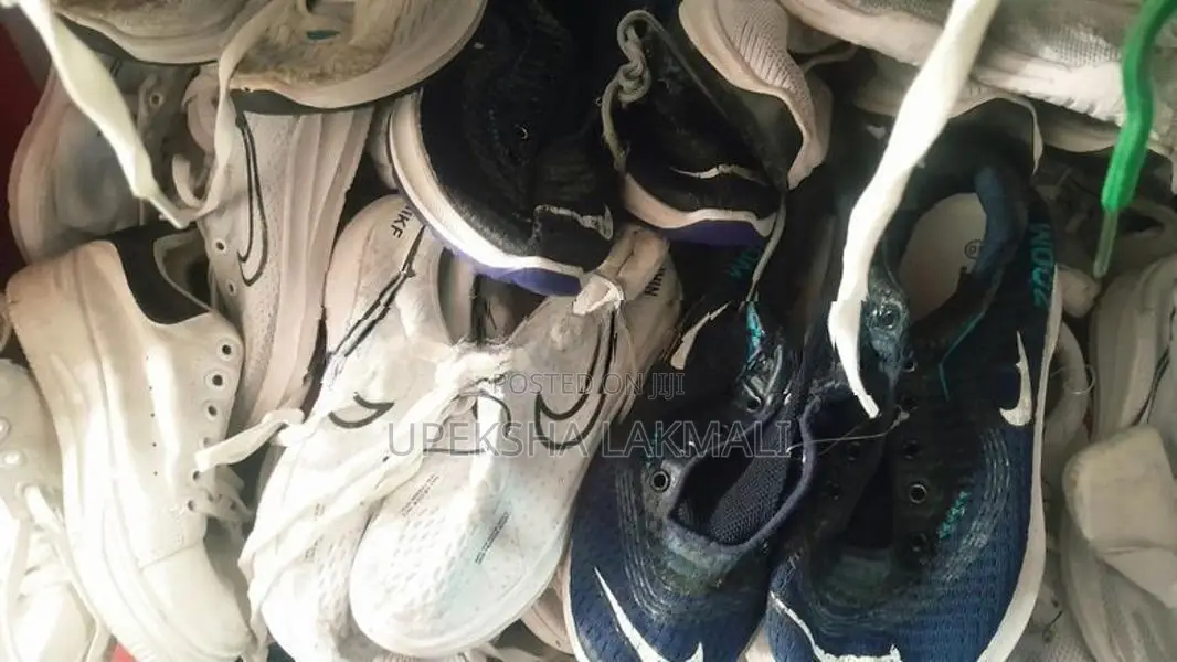 ලබා ගැනීමට අමතන්න