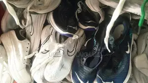 ලබා ගැනීමට අමතන්න