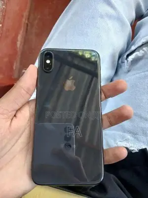 Apple iPhone XS (Used)