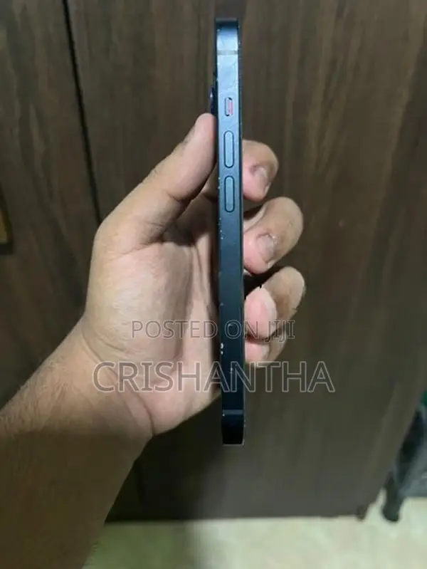 Apple iPhone 13 (Used)