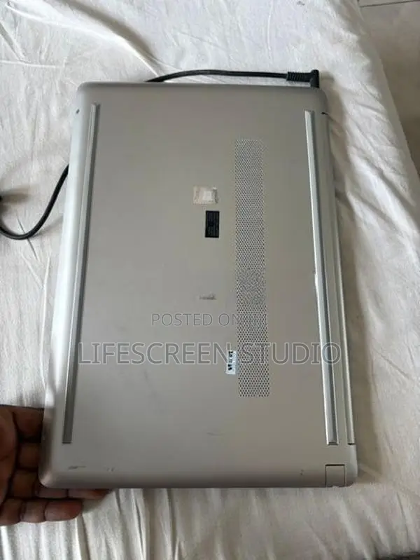 HP 15s – Core i5 11th Gen 8GB RAM 1TB HDD