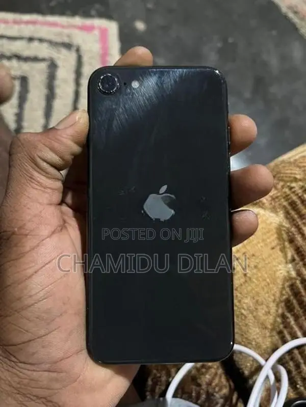 Apple iPhone SE 2 (Used)