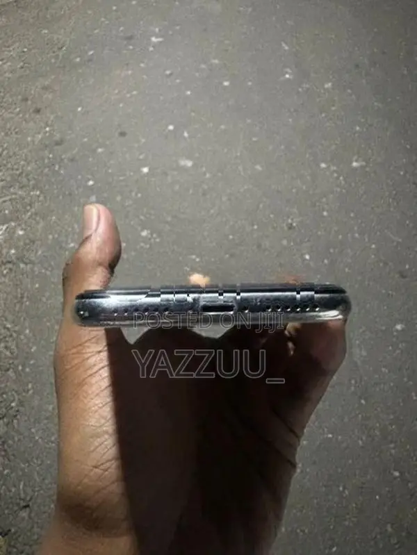 Apple iPhone X (Used)