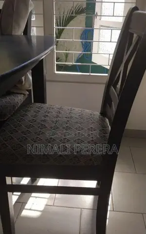 Damro Table With 6 Chairs