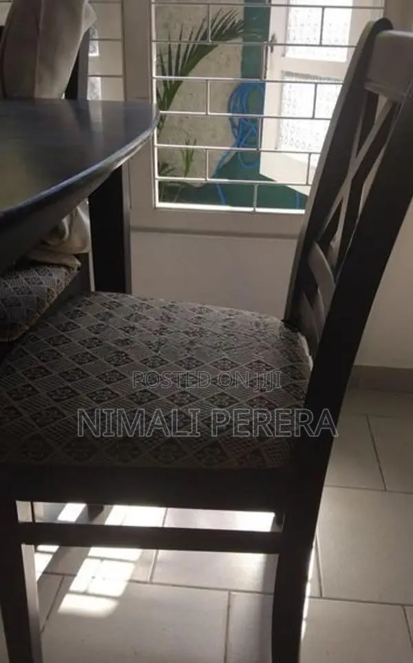 Damro Table With 6 Chairs