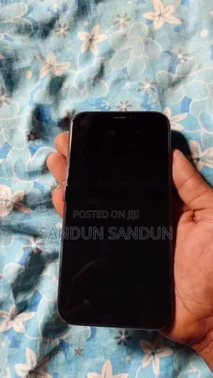 Apple iPhone XR (Used)