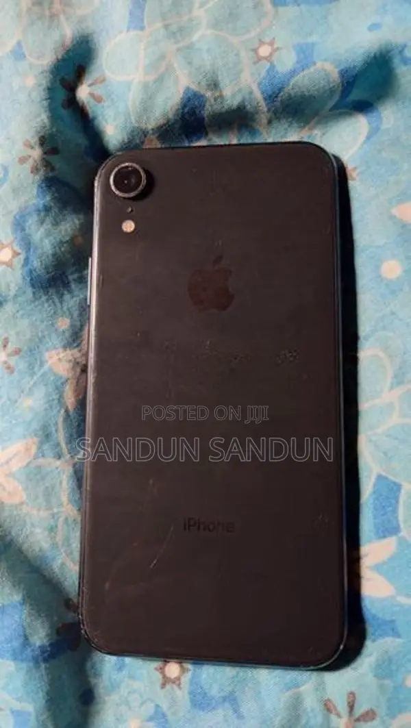 Apple iPhone XR (Used)