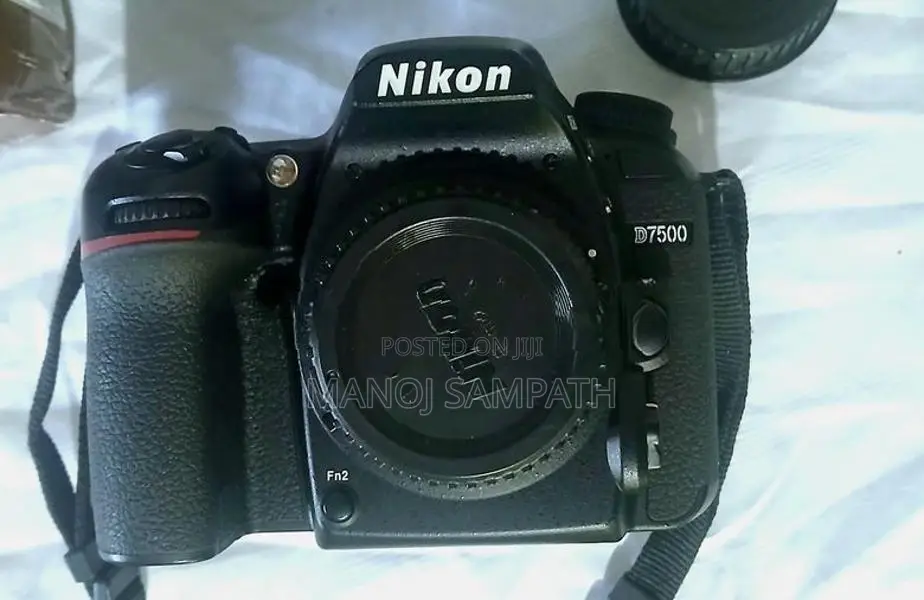 Nikon D7500