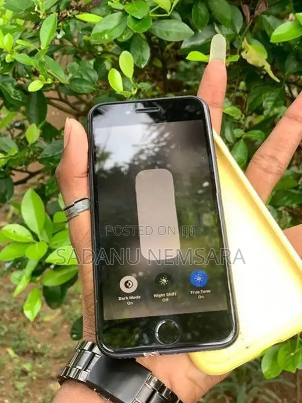 Apple iPhone 8 (Used)