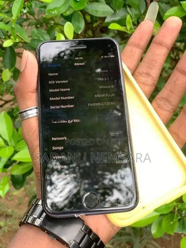 Apple iPhone 8 (Used)