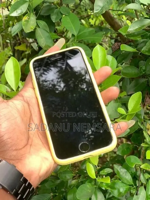 Apple iPhone 8 (Used)