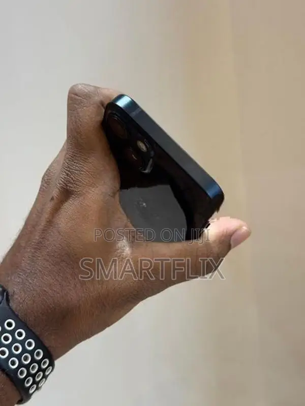 Apple iPhone 13 (Used)
