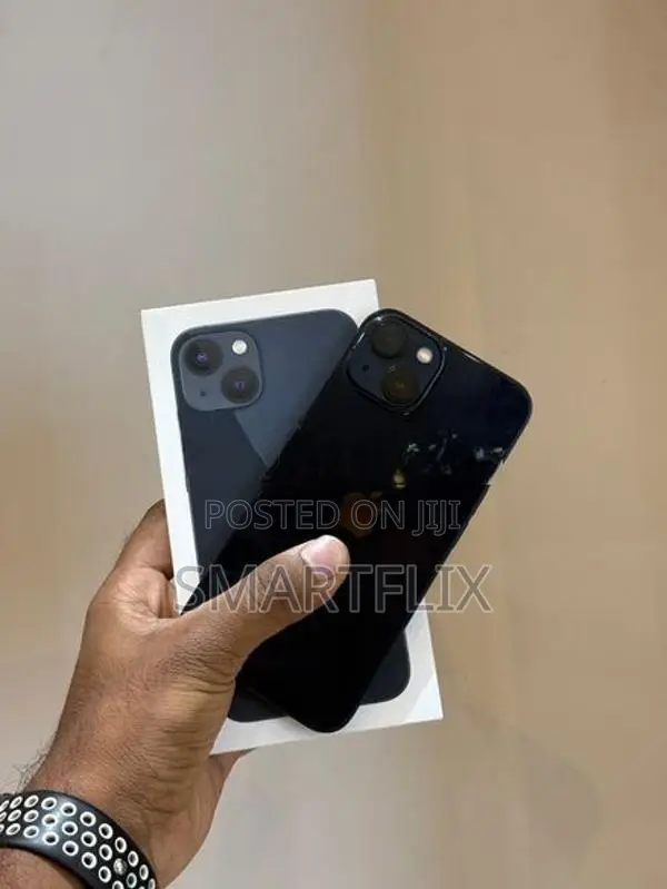 Apple iPhone 13 (Used)