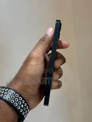Apple iPhone 13 (Used)