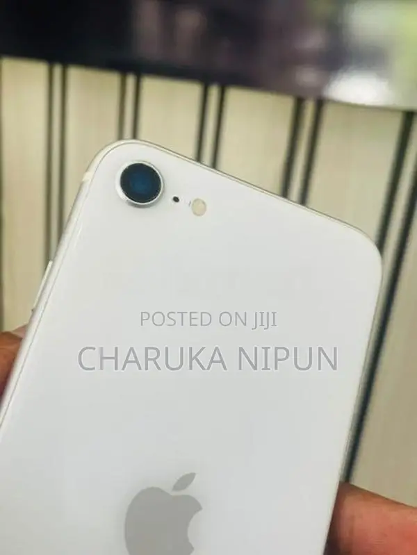 Apple iPhone SE 2 (Used)
