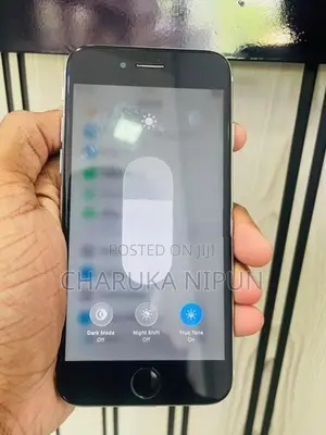 Apple iPhone SE 2 (Used)