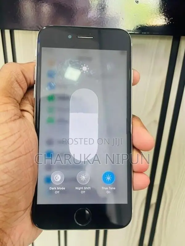 Apple iPhone SE 2 (Used)