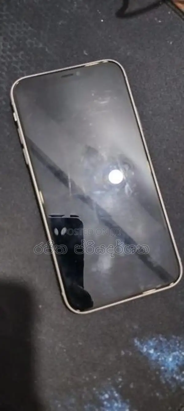 Apple iPhone 11 (Used)