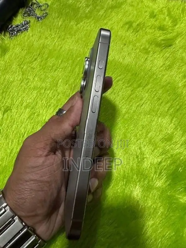 Apple iPhone 15 Pro (Used)