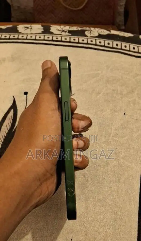 Apple iPhone 13 (Used)