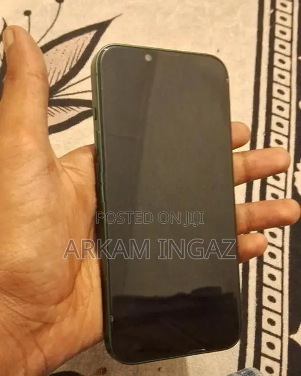 Apple iPhone 13 (Used)